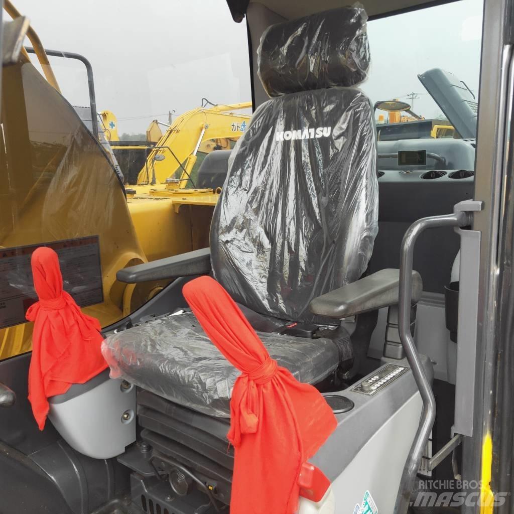 Komatsu PC200-8 Excavatoare pe șenile
