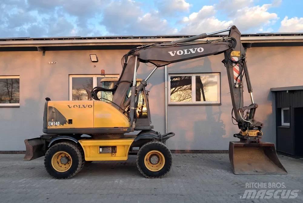 Volvo EW 140 Excavatoare cu roti