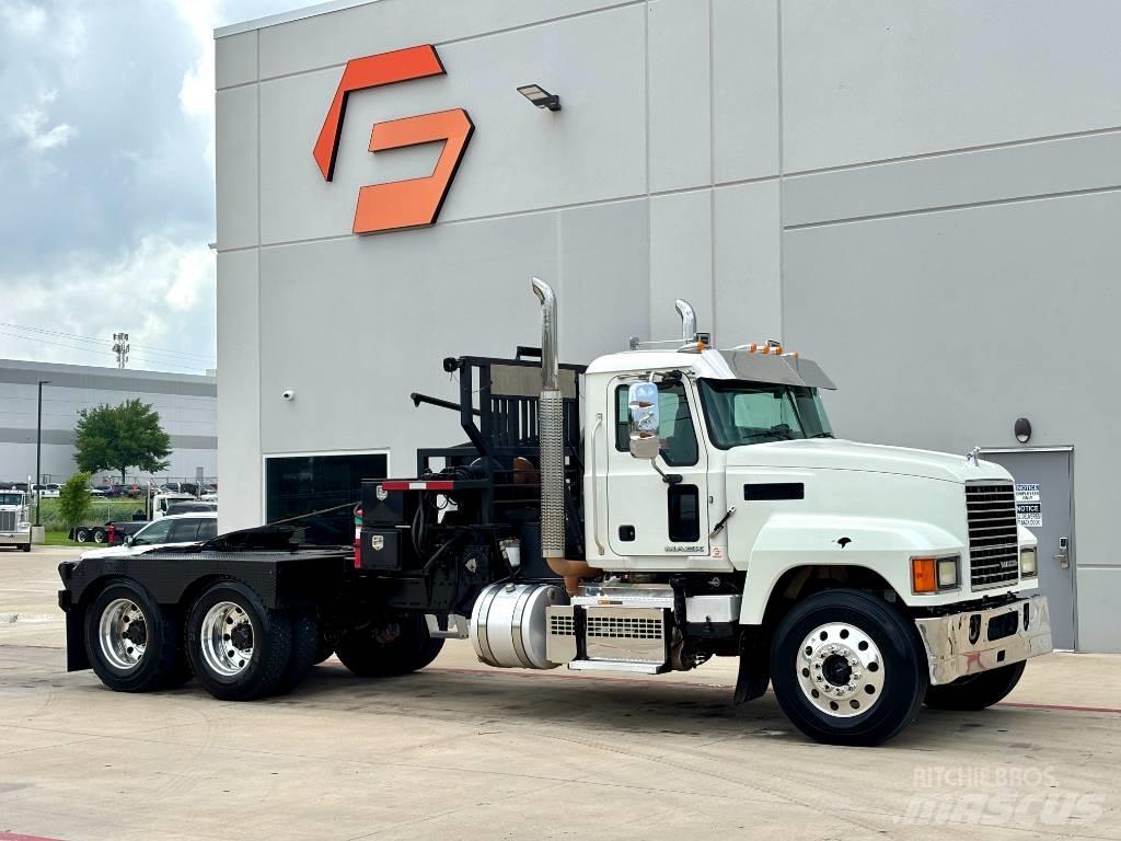 Mack CHU 613 Vehicule de recuperare