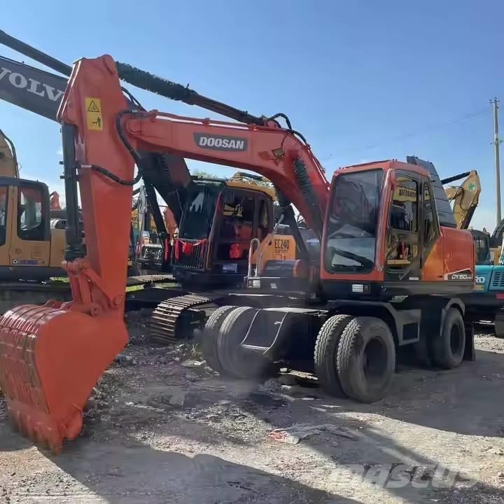 Doosan DX150W Excavatoare cu roti