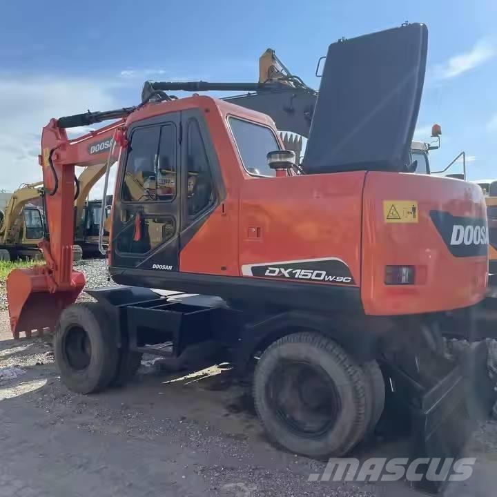 Doosan DX150W Excavatoare cu roti