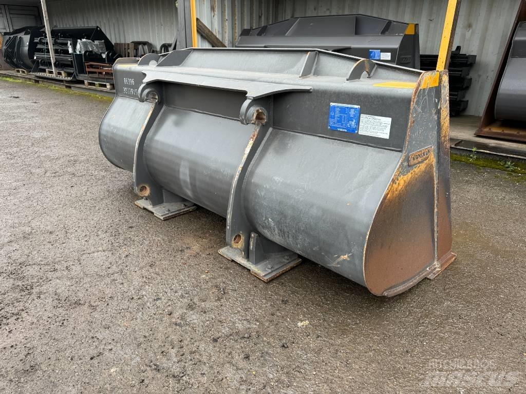 Volvo 1.6m Bucket Pistoane