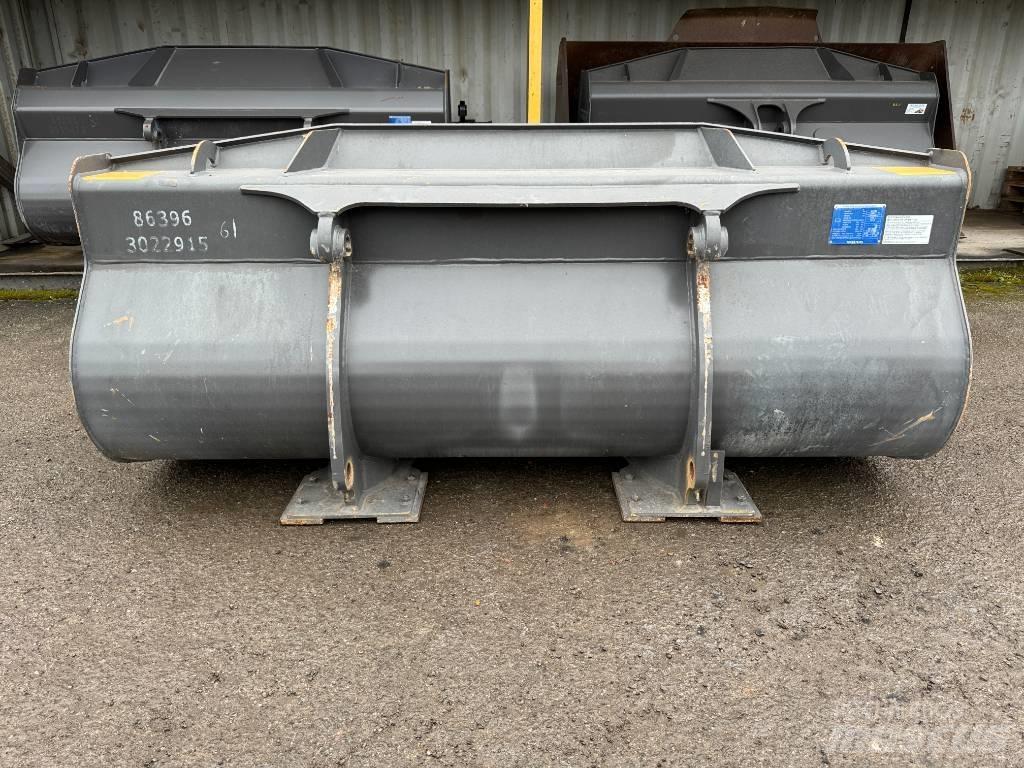 Volvo 1.6m Bucket Pistoane