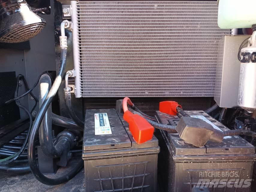 Hitachi ZX 120 Excavatoare 7t - 12t