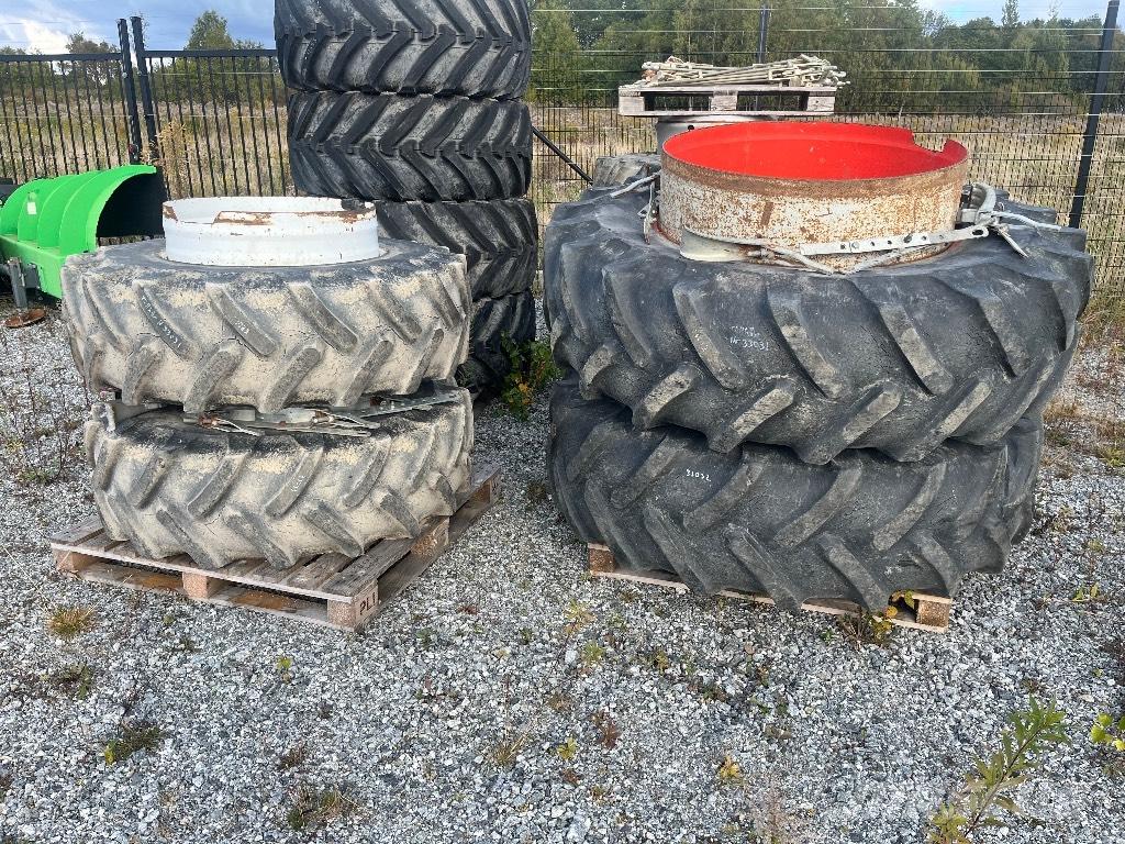 CLAAS Arion 640 Tractoare