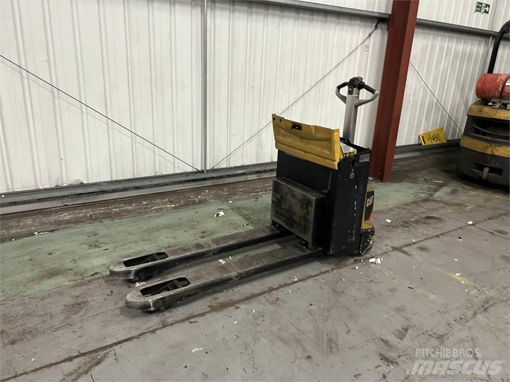 CAT NPP20N2 Transpaleta manuala