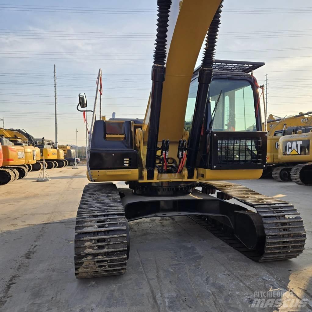 CAT 330 D2 Excavatoare 7t - 12t