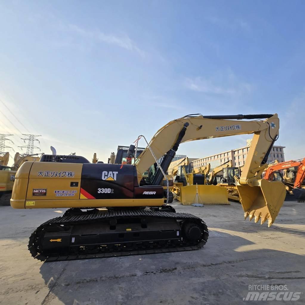 CAT 330 D2 Excavatoare 7t - 12t