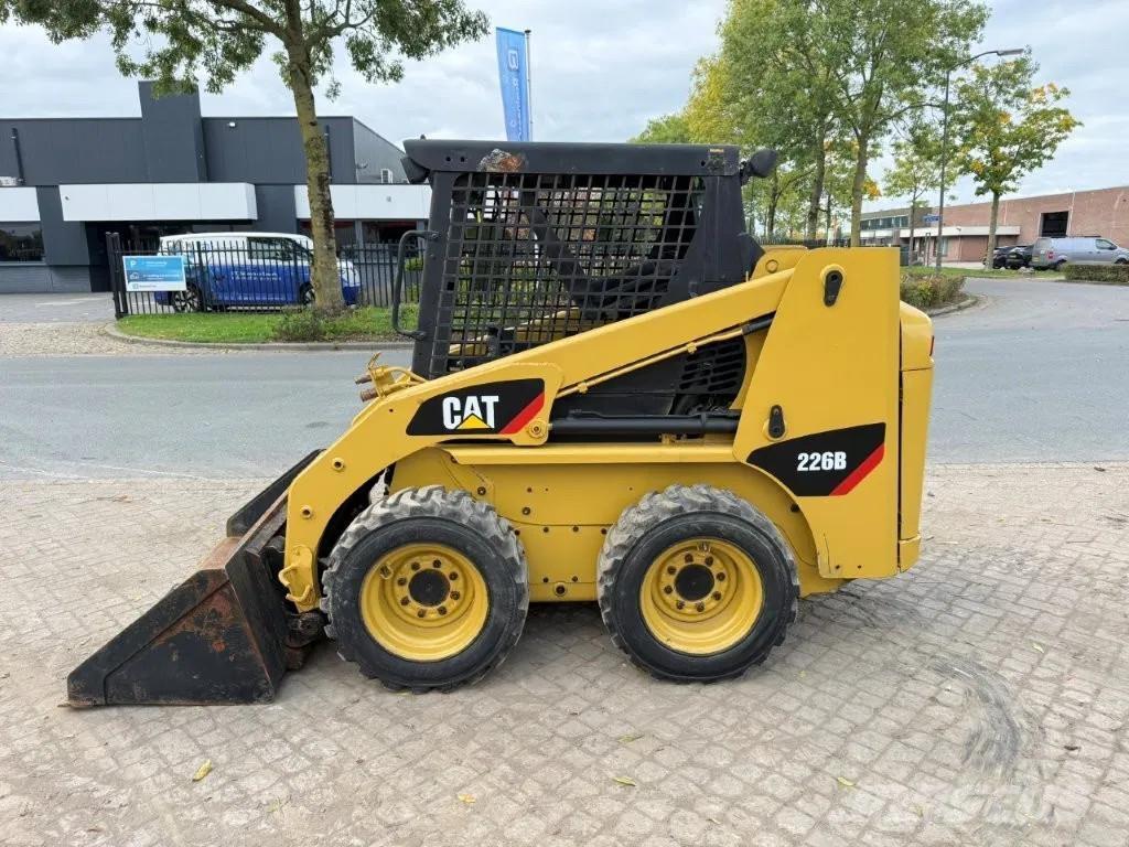 CAT 216B Turbo Mini incarcator