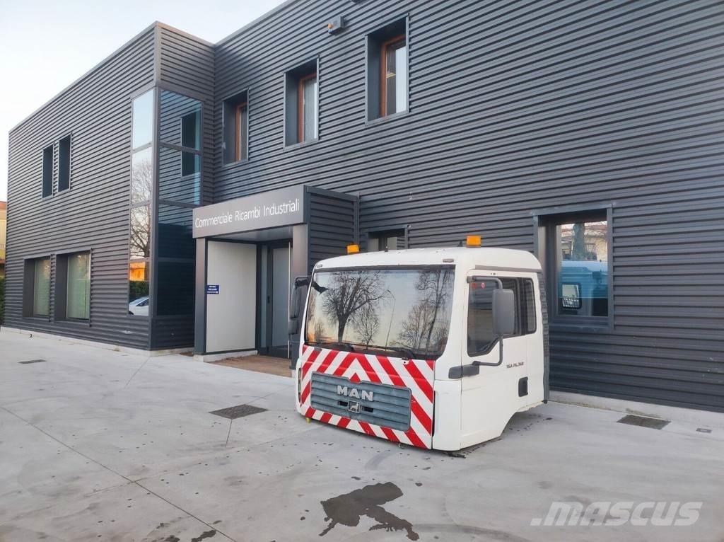 MAN MEDIUM Cabine si interior