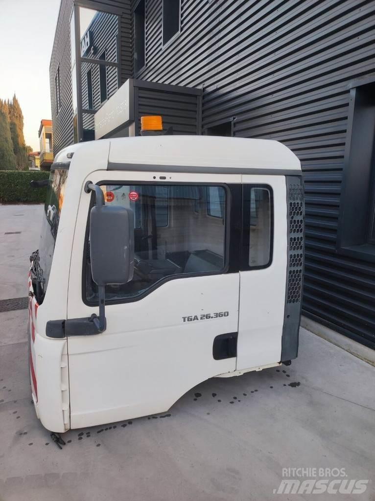 MAN TGM TGA Cabine si interior