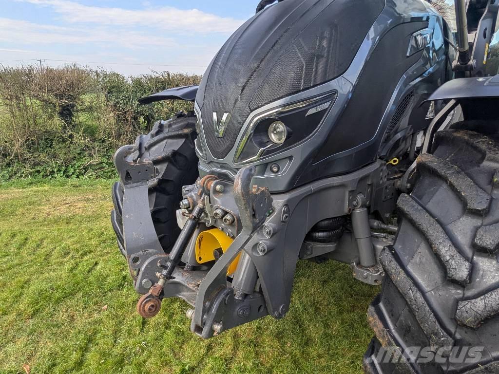 Valtra T 254 Tractoare