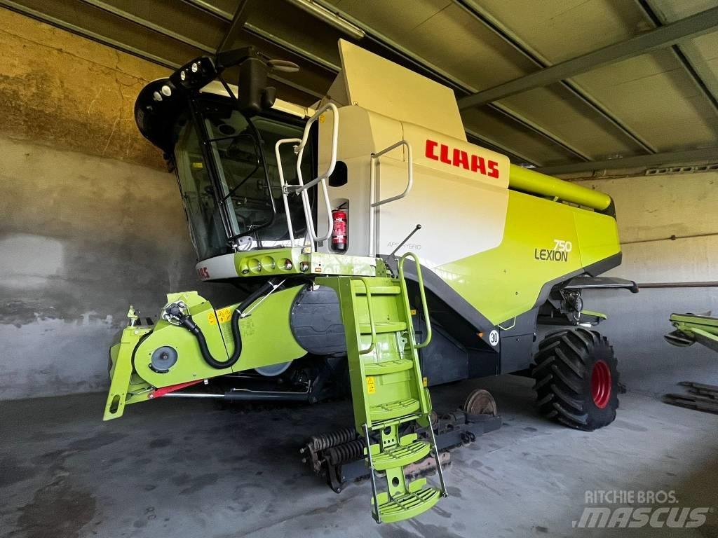 CLAAS LEXION 750 ACR Combine de secerat
