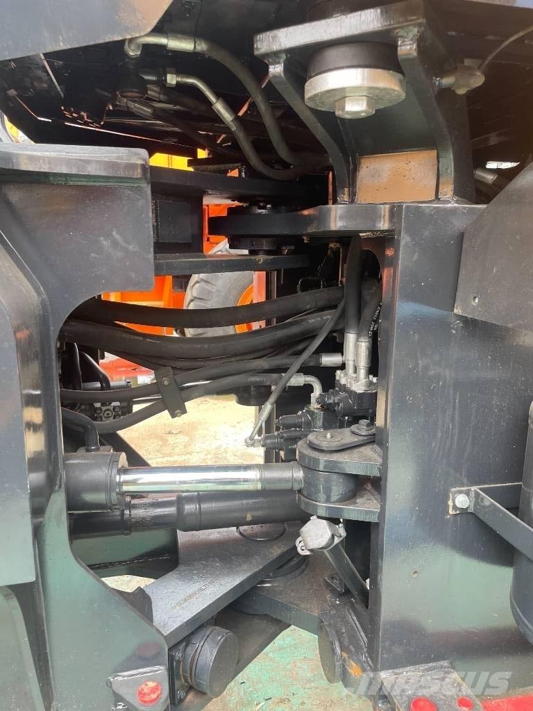 LiuGong 856 H Incarcator pe pneuri