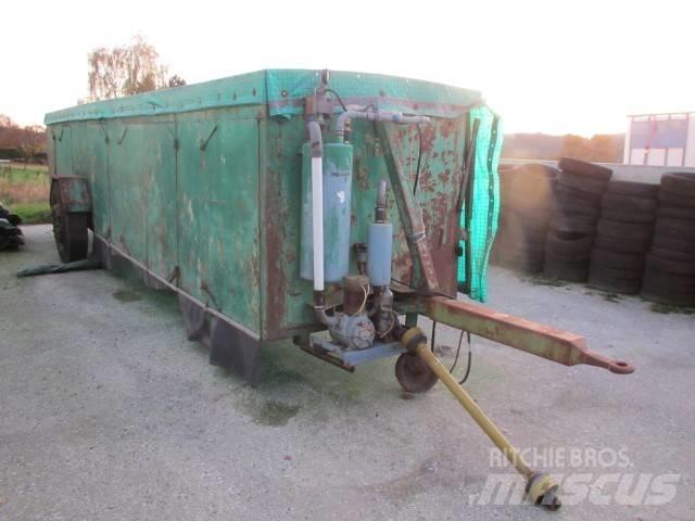  Melkwagen 6 Plätze Utilaje agricole - Altele