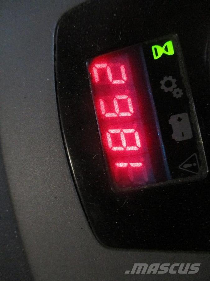 BT LPE 200 Transpaleta cu platforma