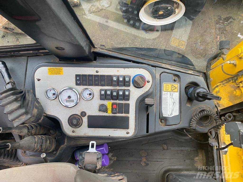 JCB 2 CX Buldoexcavatoare