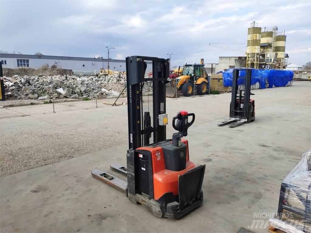 BT SWE120 Transpaleta manuala