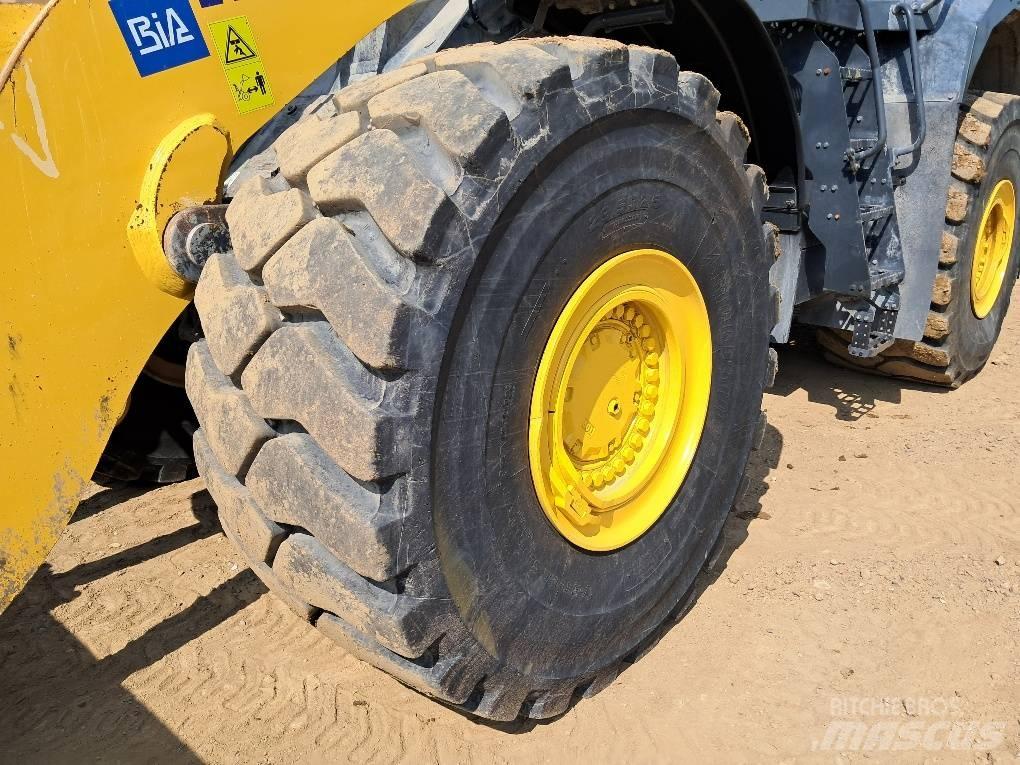 Komatsu WA500-8E0 Incarcator pe pneuri