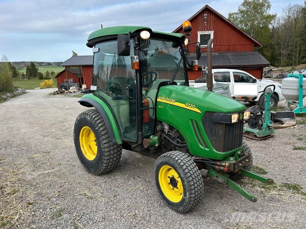 John Deere 3720 Tractoare