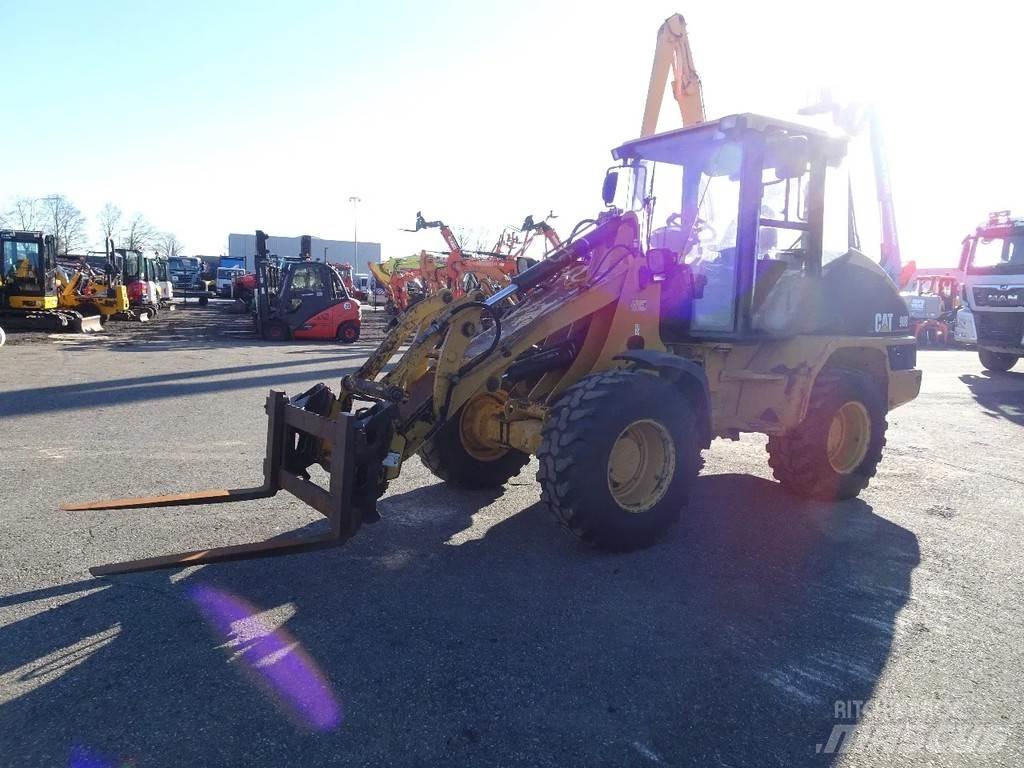 CAT 908 Incarcator pe pneuri