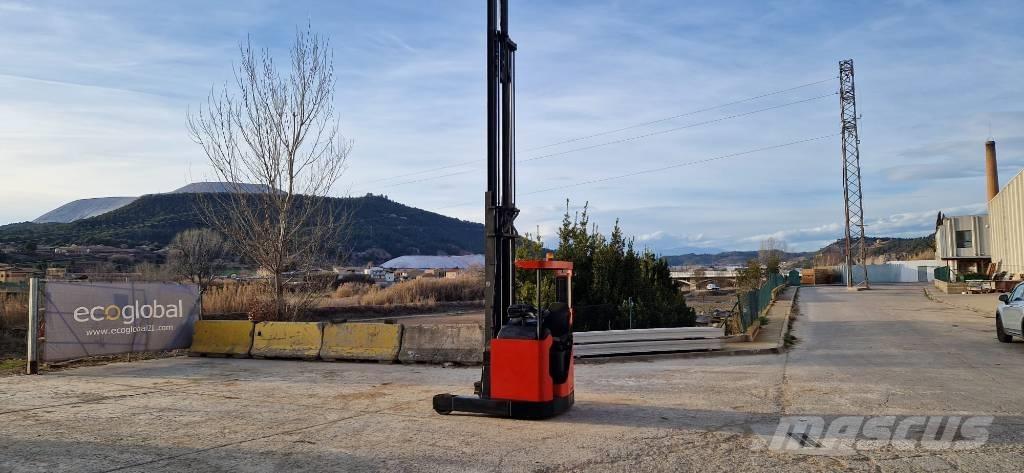 BT RR B 2 Stivuitor cu catarg retractabil