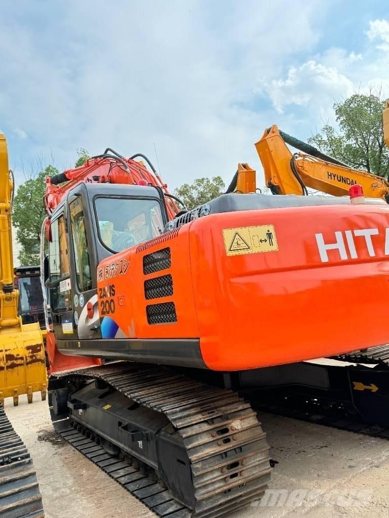 Hitachi ZX 200 Excavatoare pe șenile
