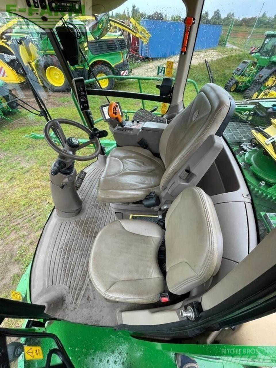 John Deere 8600 Forajere cu autopropulsare