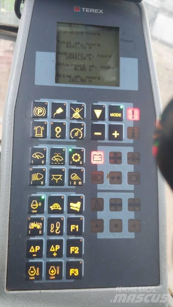 Terex TM 230 Paleta de manipulare