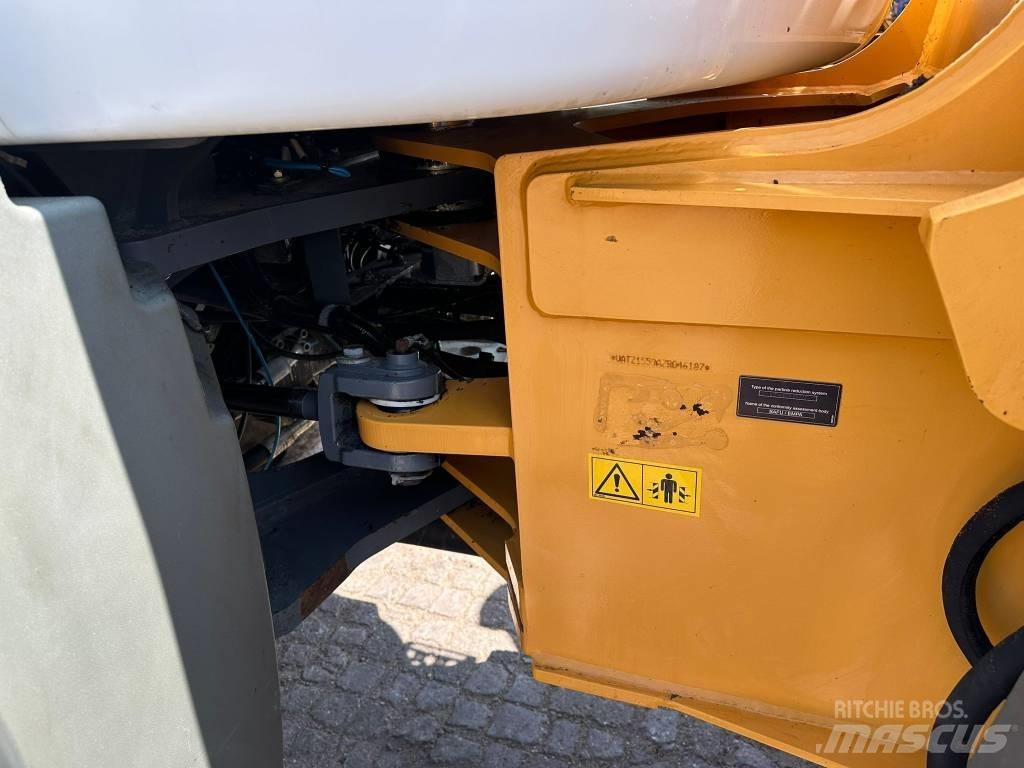 Liebherr L 538 Incarcator pe pneuri