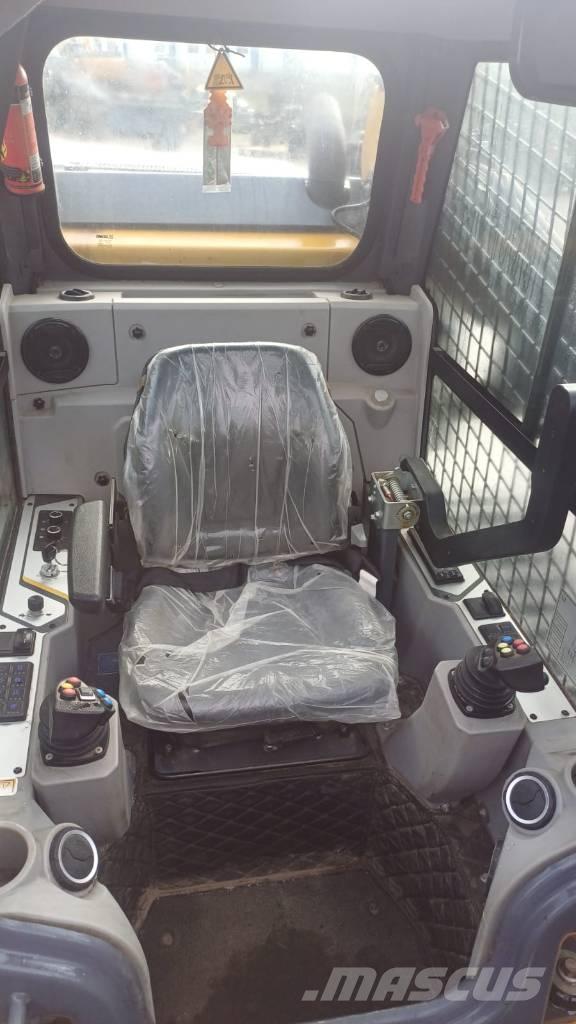 XCMG XC7-TV12 Încarcatoare cu excavator