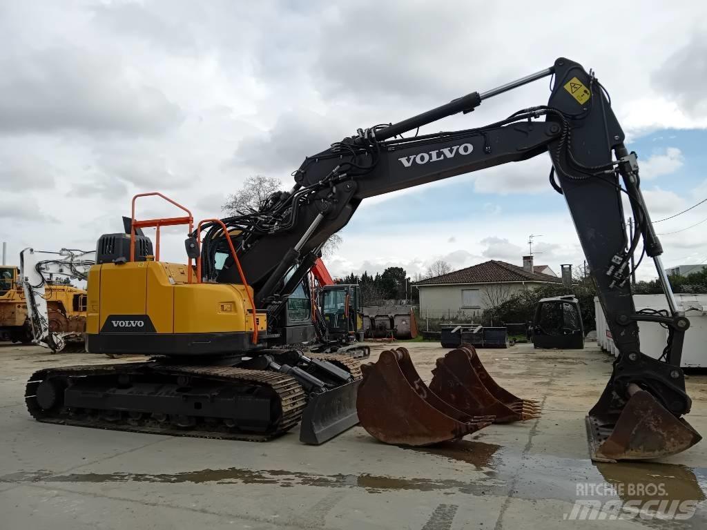 Volvo ECR235EL Excavatoare pe șenile
