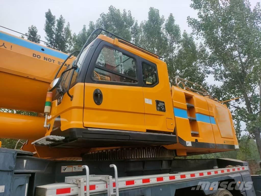 XCMG XCT130 Macara pentru orice teren