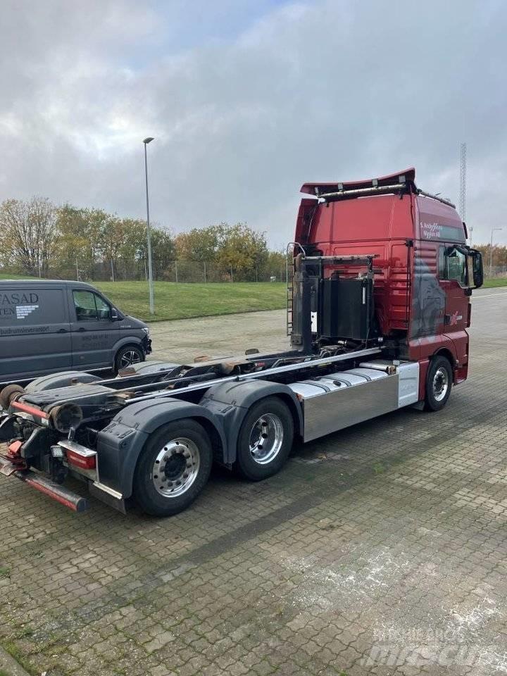 MAN TGX 26.510 Camion cu carlig de ridicare