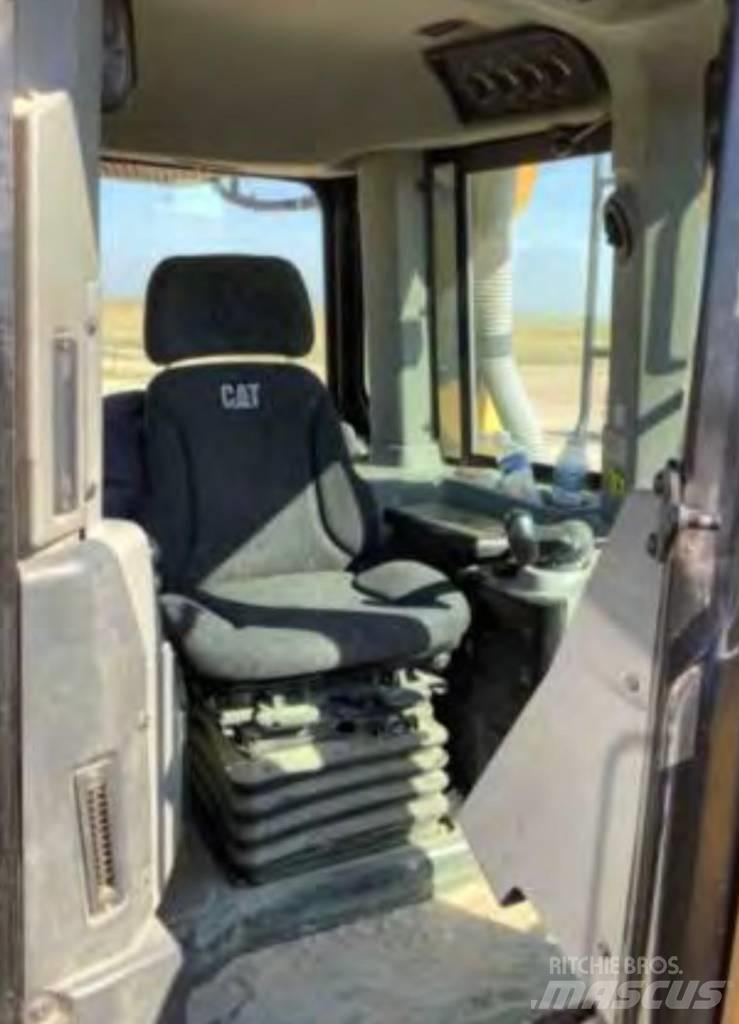 CAT D 8 T Buldozere pe senile