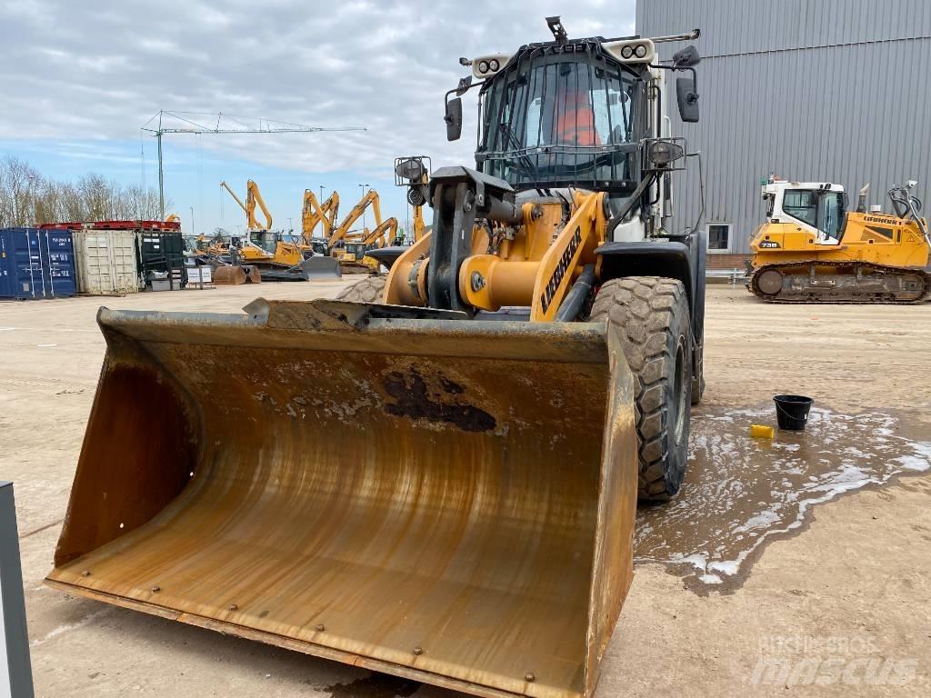 Liebherr L 526 Incarcator pe pneuri