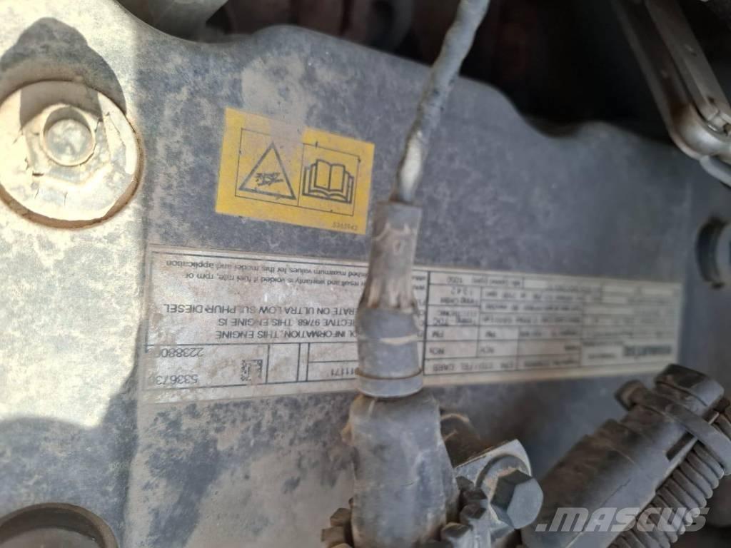 Komatsu PW 148-11 Excavatoare cu roti