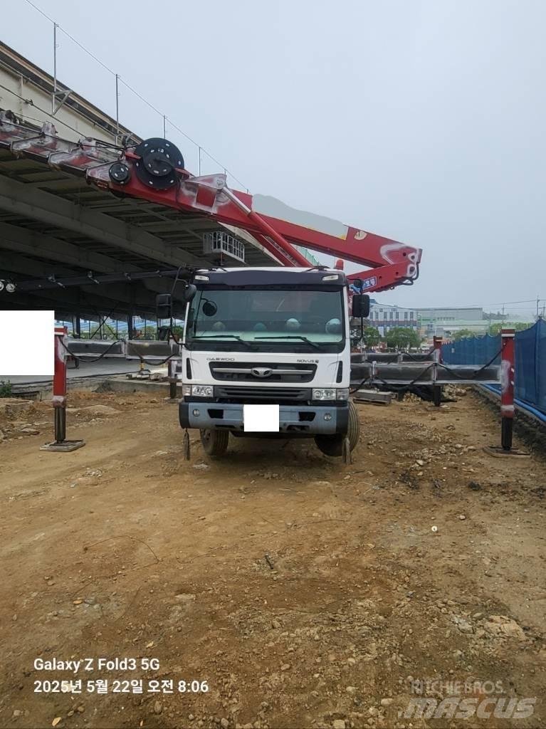Horyong SKY4504 Platforme aeriene montate pe camion