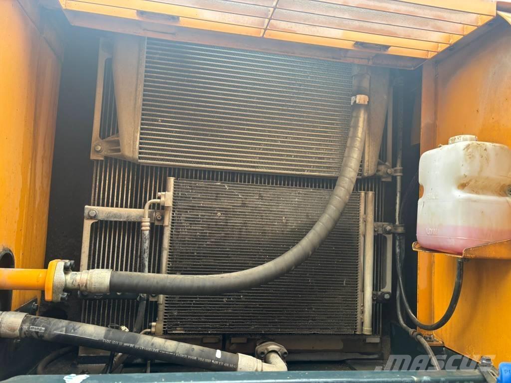 Hyundai 290LC-9 Excavatoare pe șenile
