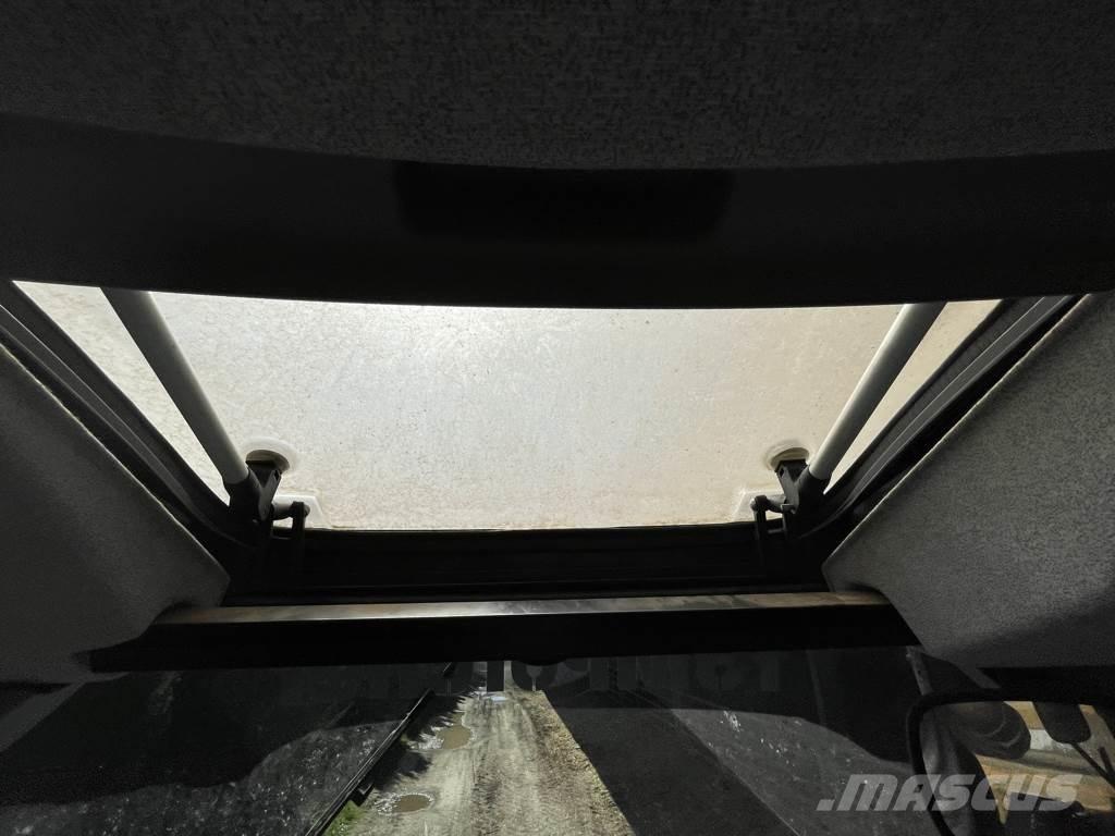 New Holland T6.180 Tractoare