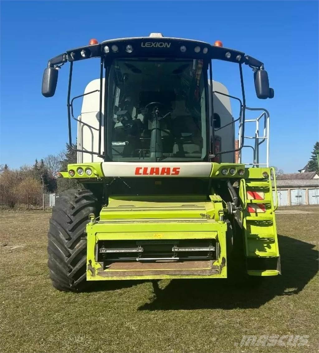 CLAAS Lexion 660 Combine de secerat