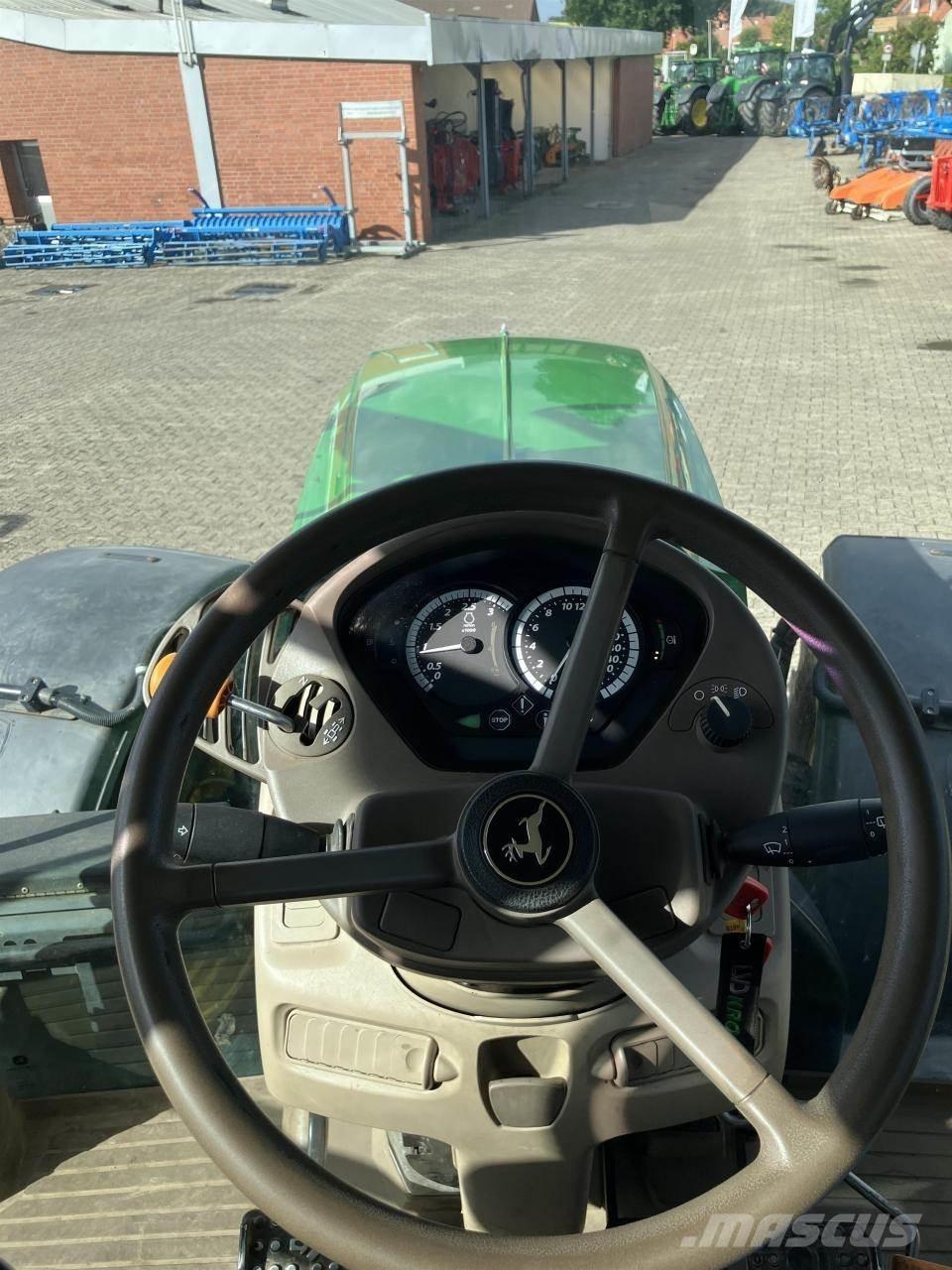 John Deere 6155R Tractoare