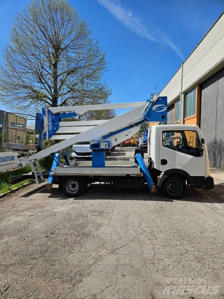 Socage DA 320 Platforme aeriene montate pe camion