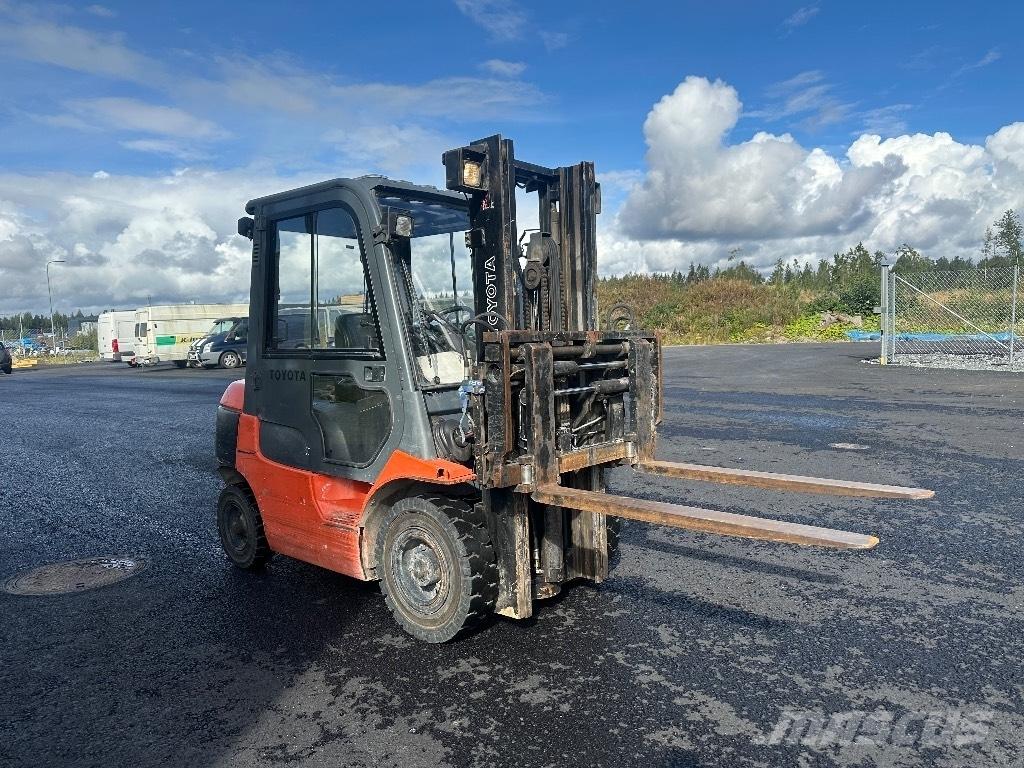 Toyota 02-7 FDF 25 Stivuitor diesel