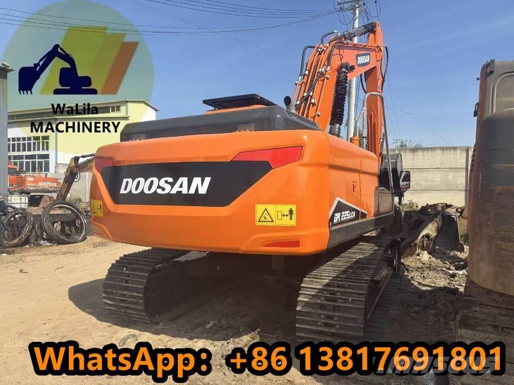 Doosan DX 225 LCA Excavatoare pe șenile
