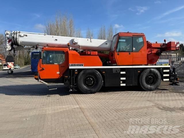 Liebherr LTM 1030-2 Macara pentru orice teren