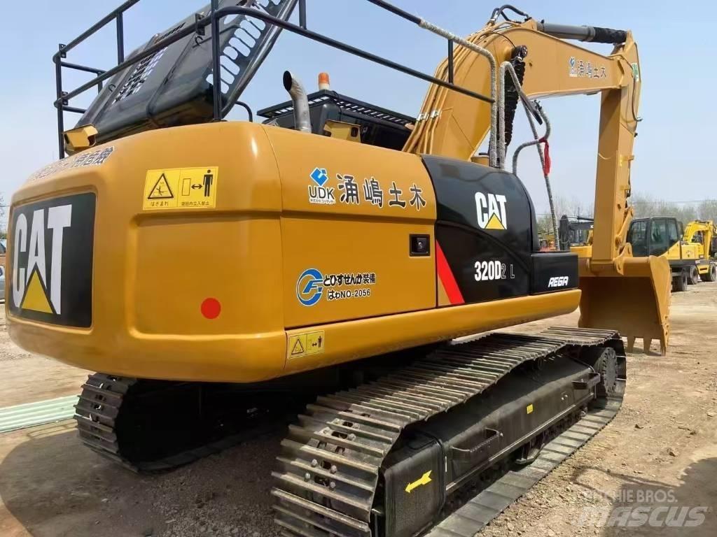 CAT 320D2L Excavatoare pe șenile
