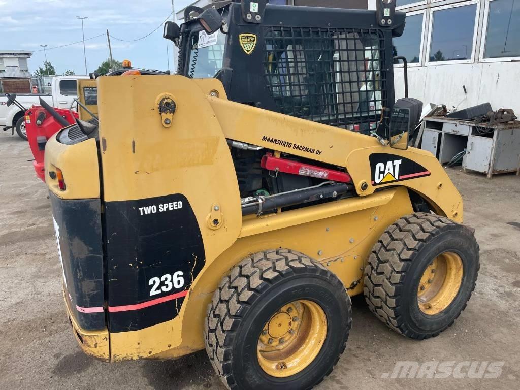 CAT 236 Mini incarcator
