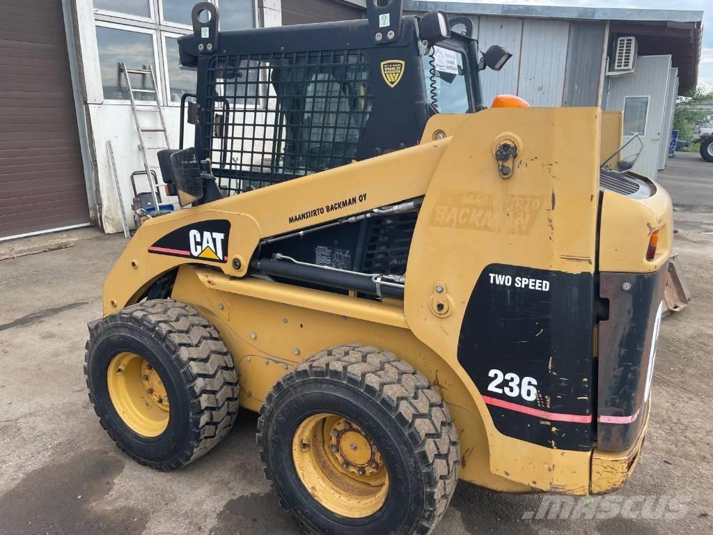 CAT 236 Mini incarcator