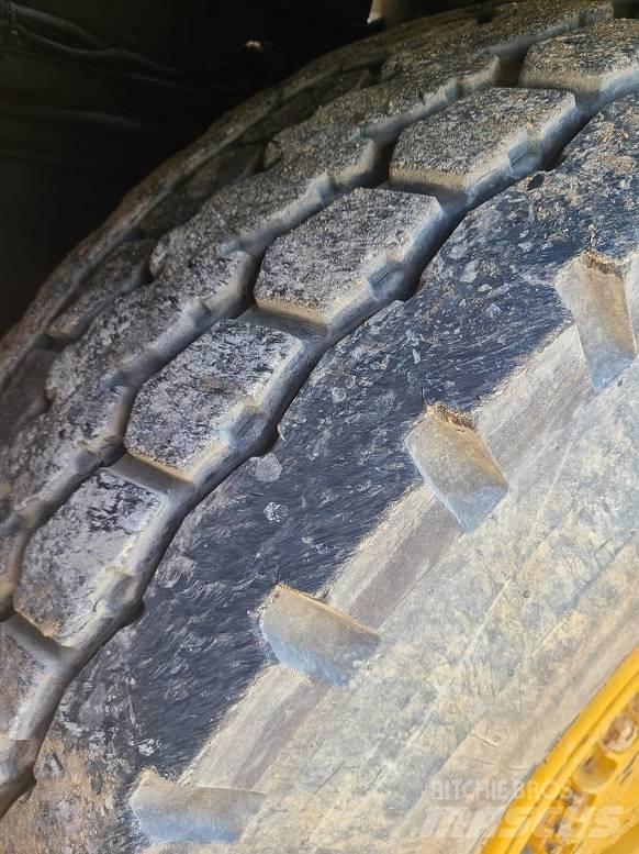 Kato KR 350 HV Macara teren accidentat